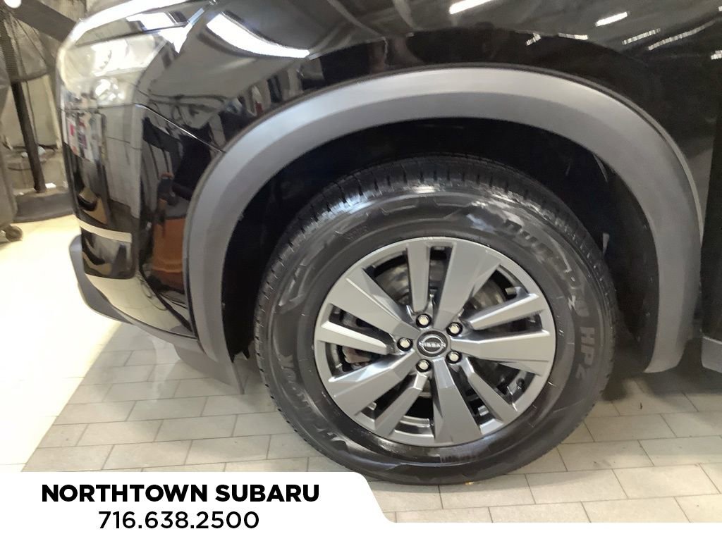 Used 2025 Nissan Pathfinder SV image 25