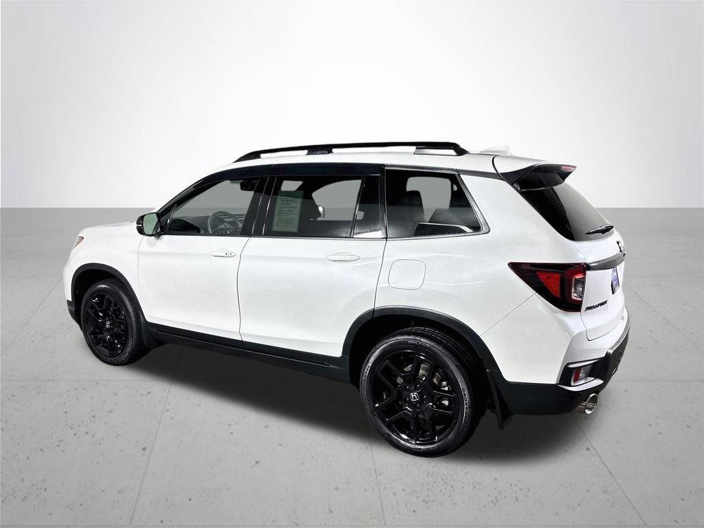 Used 2025 Honda Passport Black Edition image 8