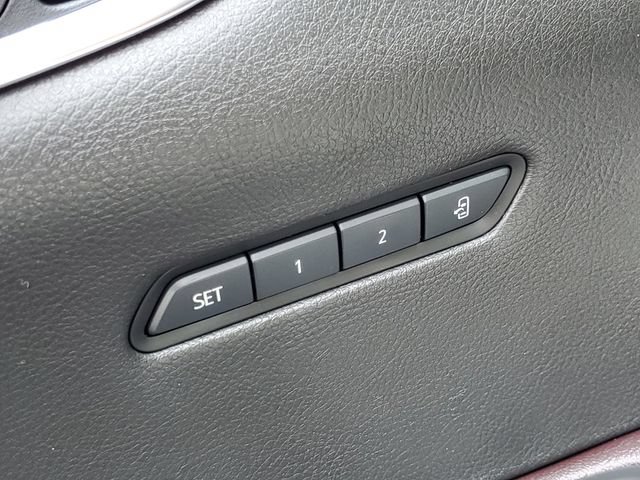 Used 2022 Cadillac XT6 Premium Luxury w/ LPO, Floor Liner Package AWD/4WD image 30