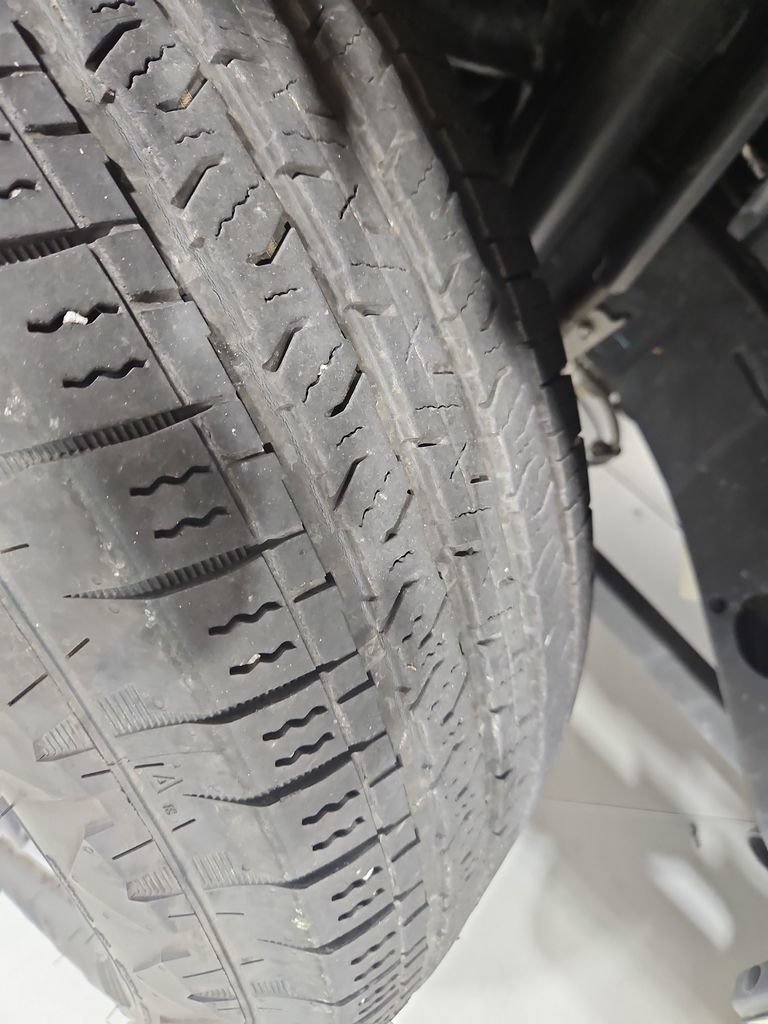 Used 2025 Jeep Wrangler Sport AWD/4WD image 27