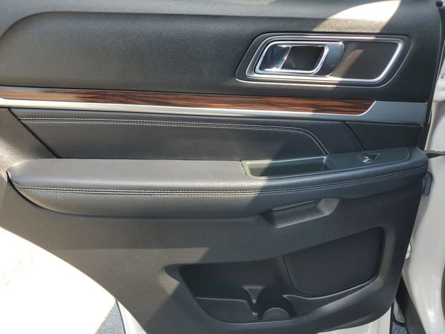 Used 2018 Ford Explorer Limited w/ Equipment Group 301A FWD image 15
