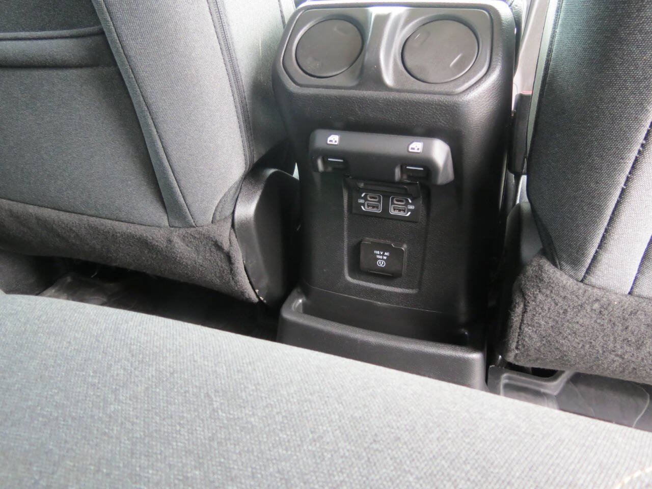 Used 2025 Jeep Wrangler Unlimited Sahara AWD/4WD image 22