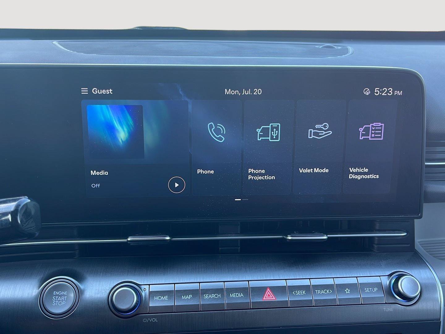 Certified 2025 Hyundai Kona SEL AWD/4WD image 28