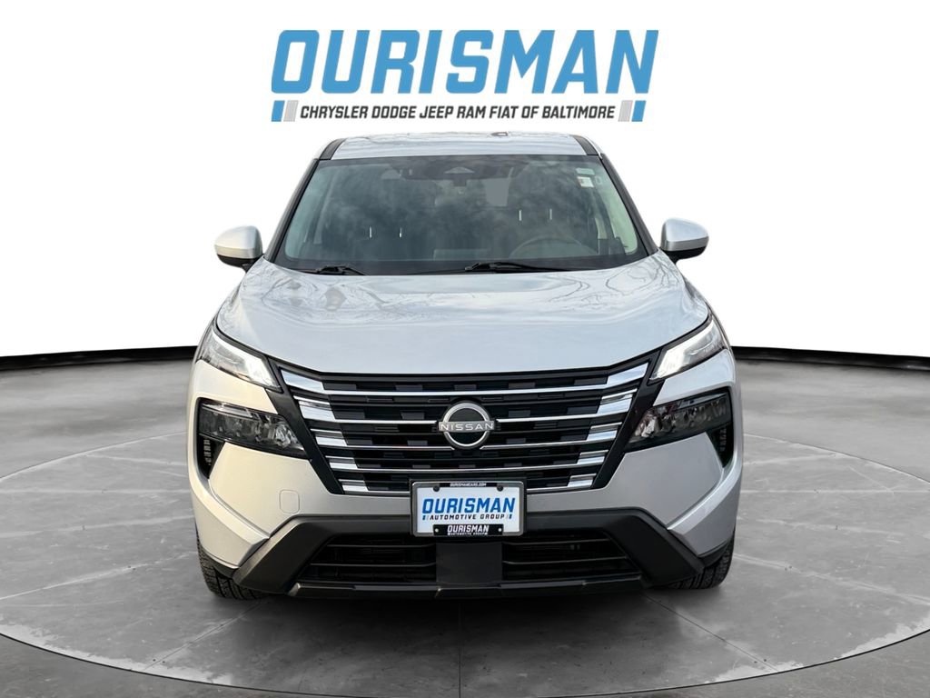 Used 2024 Nissan Rogue SV image 8