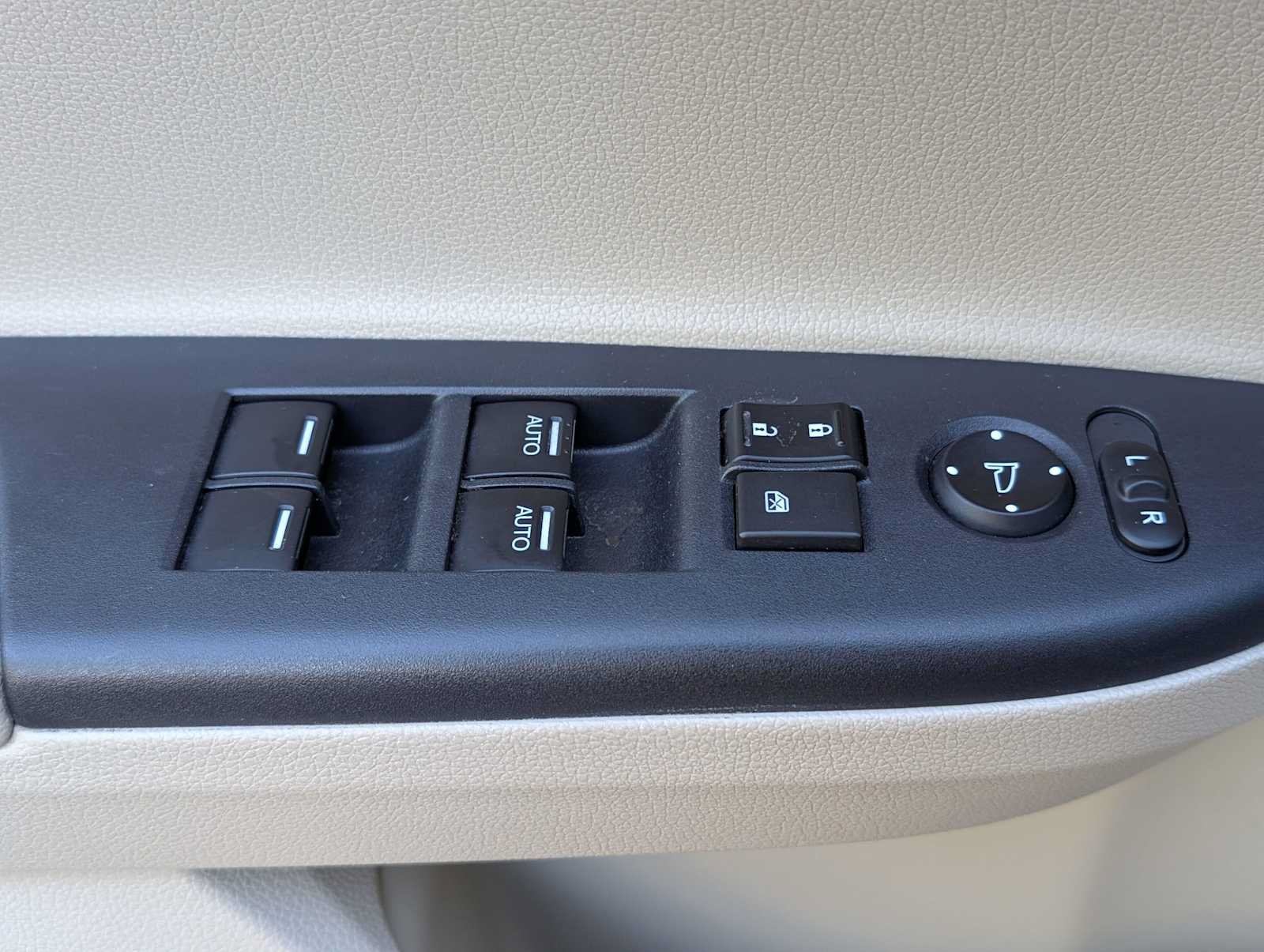 Used 2017 Honda Accord EX image 23
