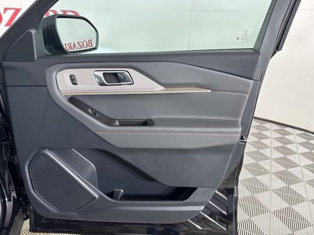 New 2025 Ford Explorer Active w/ Active Comfort Package image 24