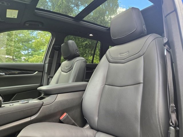 Used 2025 Cadillac XT6 Premium Luxury image 21
