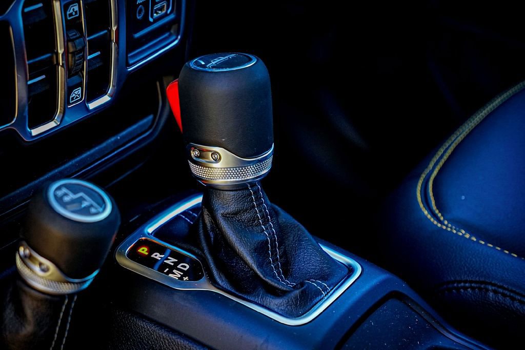 New 2025 Jeep Gladiator Sport image 15