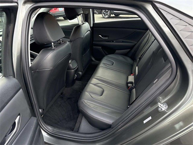 Used 2024 Hyundai Elantra Limited image 17