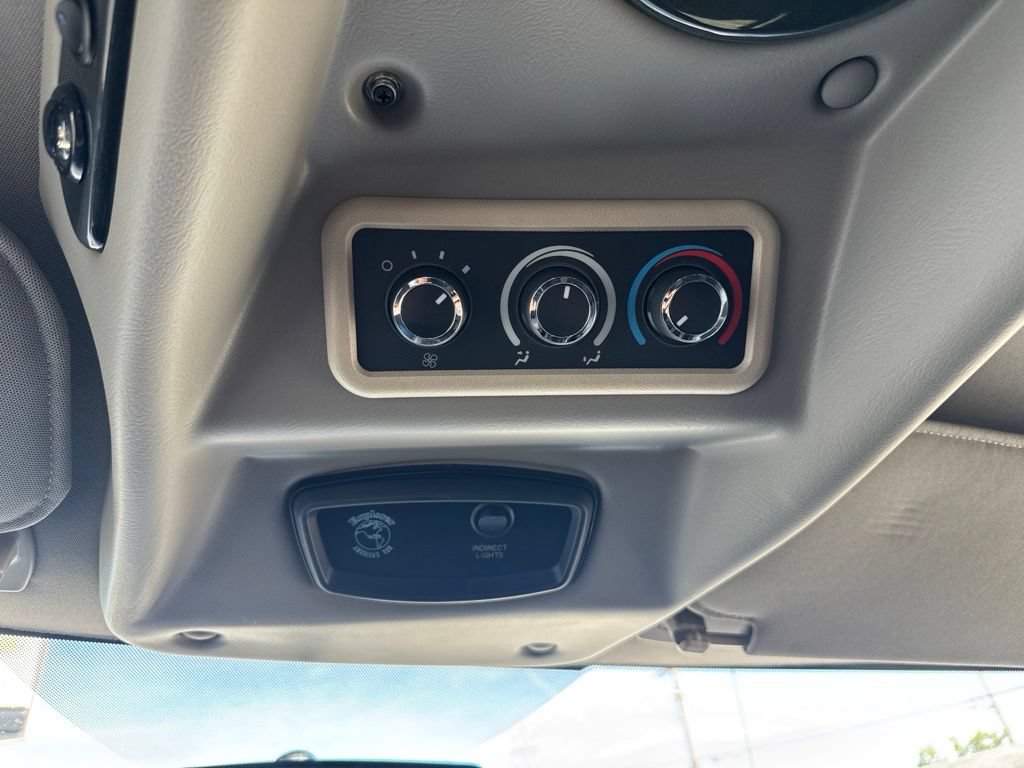 Used 2016 Chevrolet Express 2500 RWD image 43