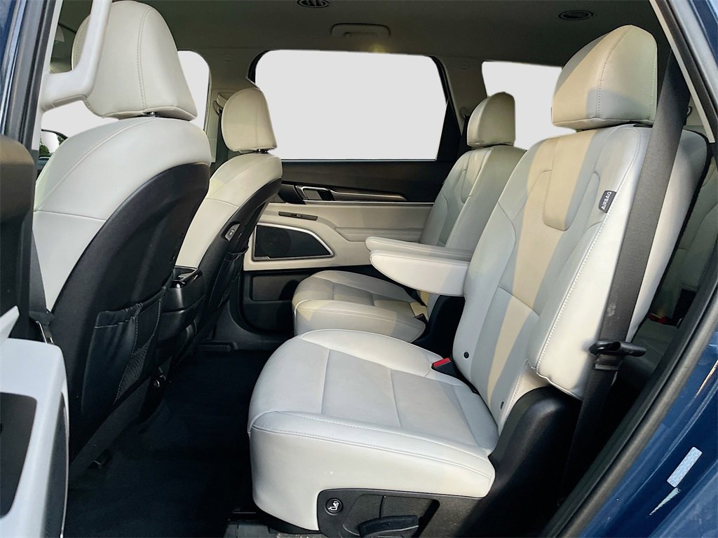 Used 2023 Kia Telluride S image 23