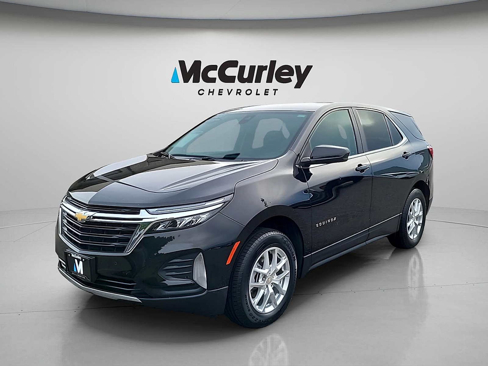 Used 2024 Chevrolet Equinox LT AWD/4WD image 3