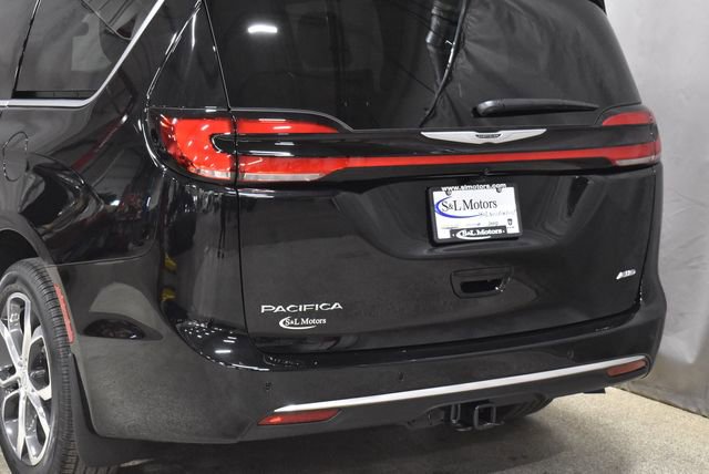 New 2026 Chrysler Pacifica Pinnacle w/ Trailer Tow Group image 9