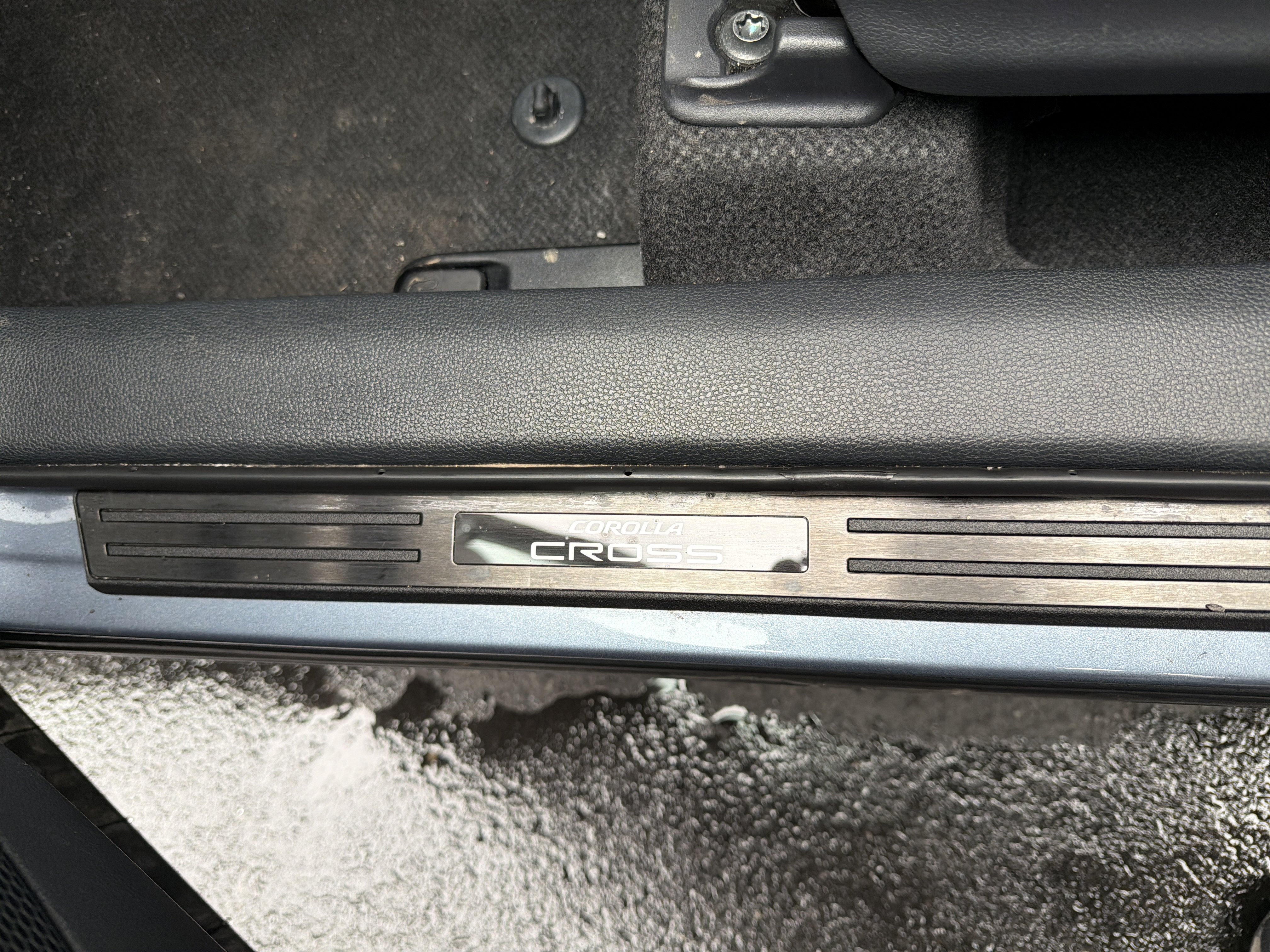 Used 2024 Toyota Corolla Cross LE image 15