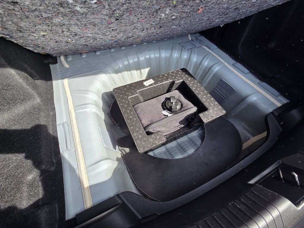 Used 2025 Chevrolet Malibu LS image 25