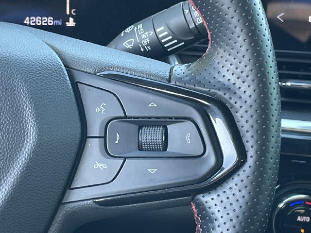 Used 2024 Chevrolet Trax RS w/ Sunroof Package FWD image 14