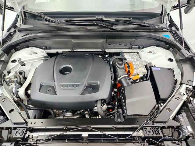 Used 2021 Volvo XC60 T8 R-Design w/ Advanced Package image 30