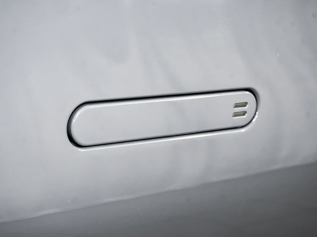 Used 2023 Aston Martin DBX AWD/4WD image 16