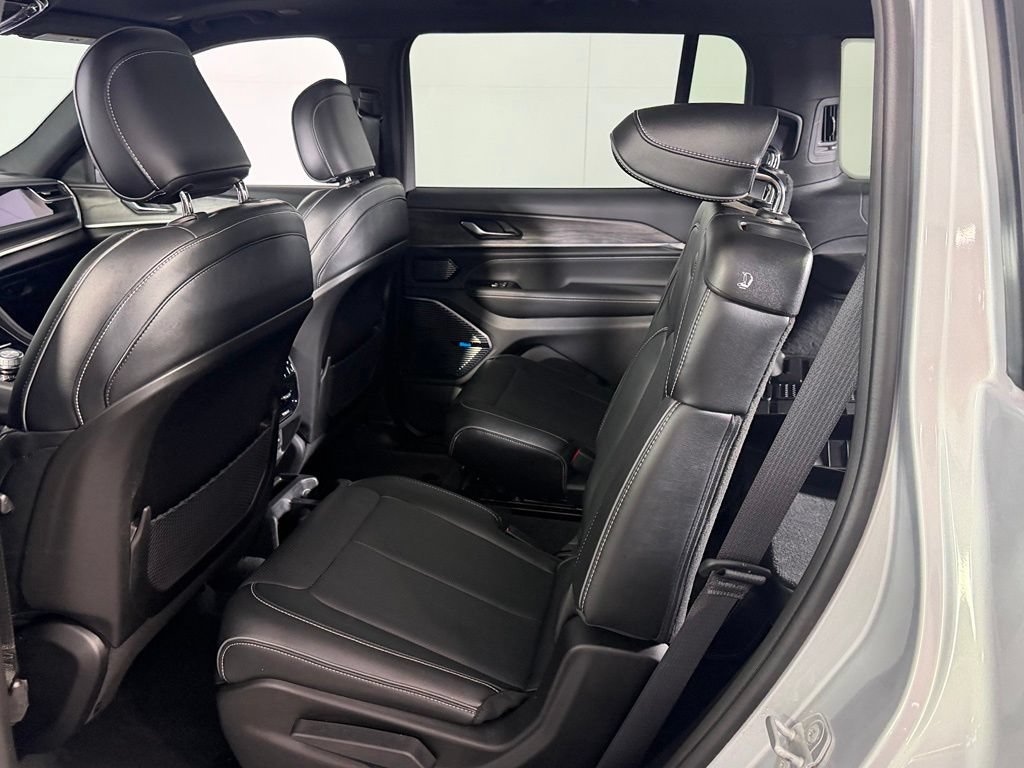 Used 2023 Jeep Grand Cherokee L Overland AWD/4WD image 29