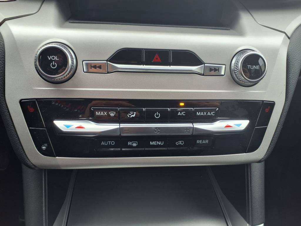 Used 2023 Ford Explorer XLT w/ Equipment Group 202A image 19