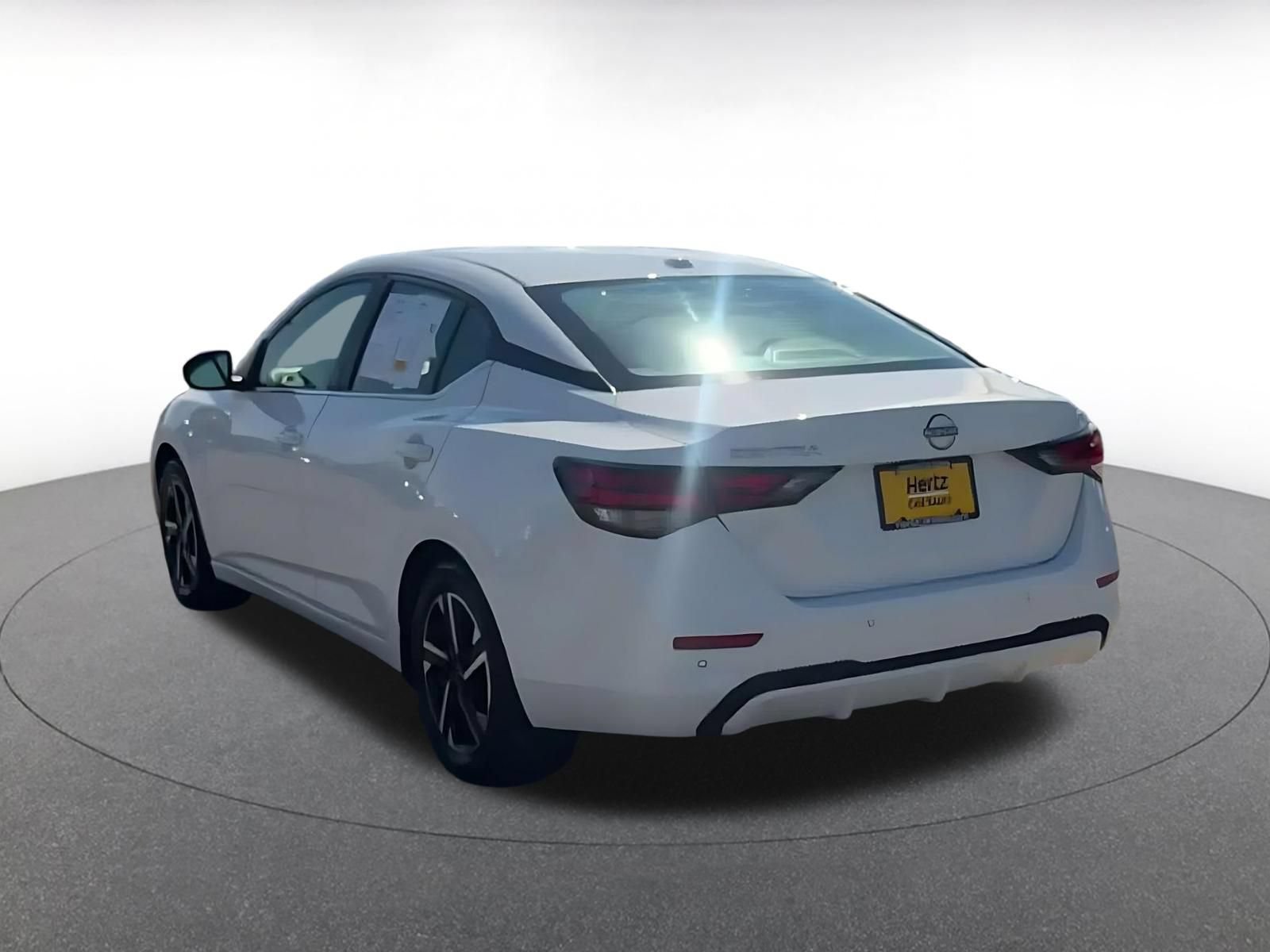 Used 2025 Nissan Sentra SV FWD image 11