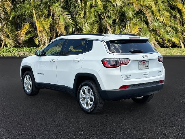 Used 2024 Jeep Compass Latitude AWD/4WD image 8