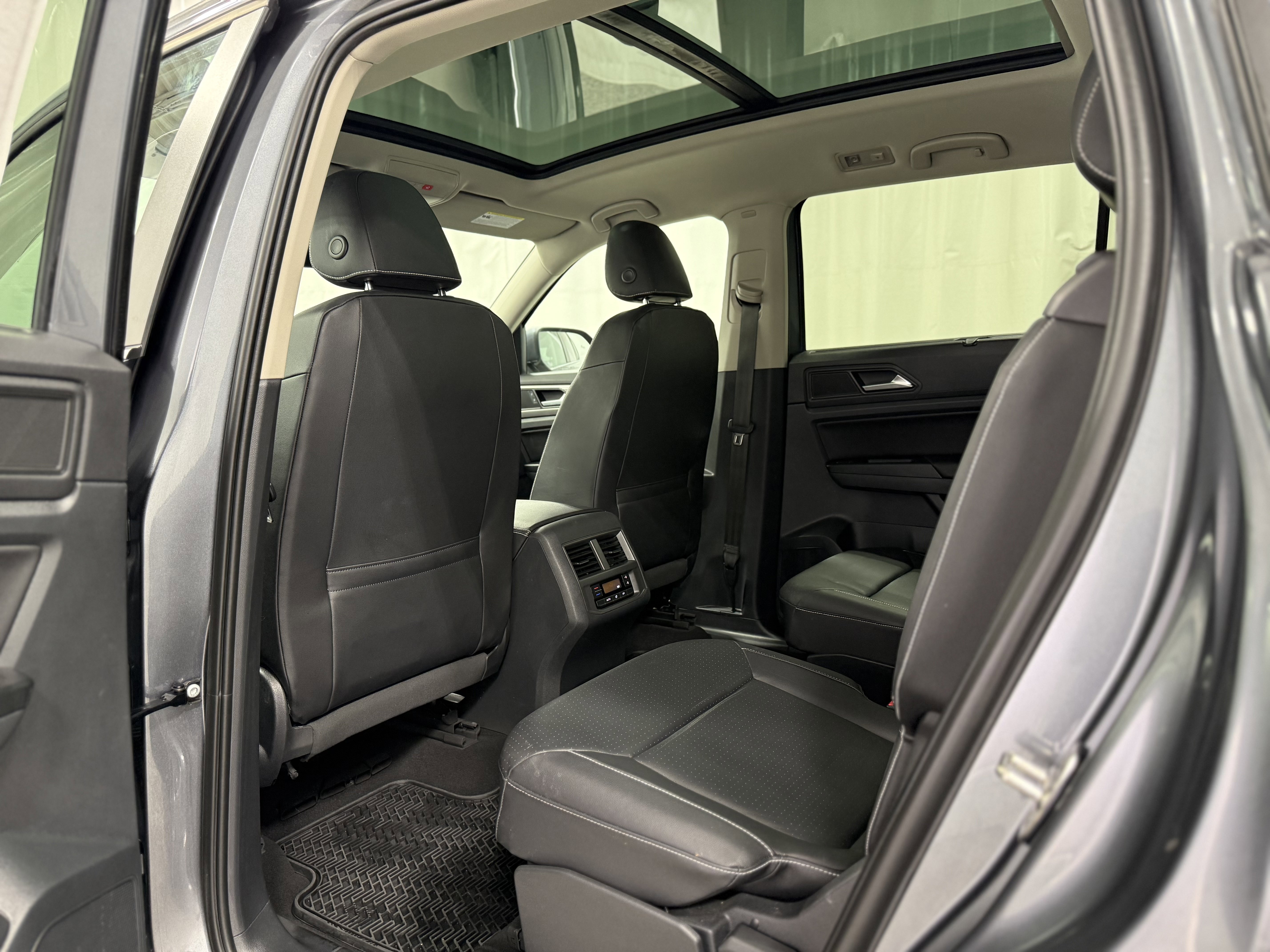 Used 2021 Volkswagen Atlas SEL image 26