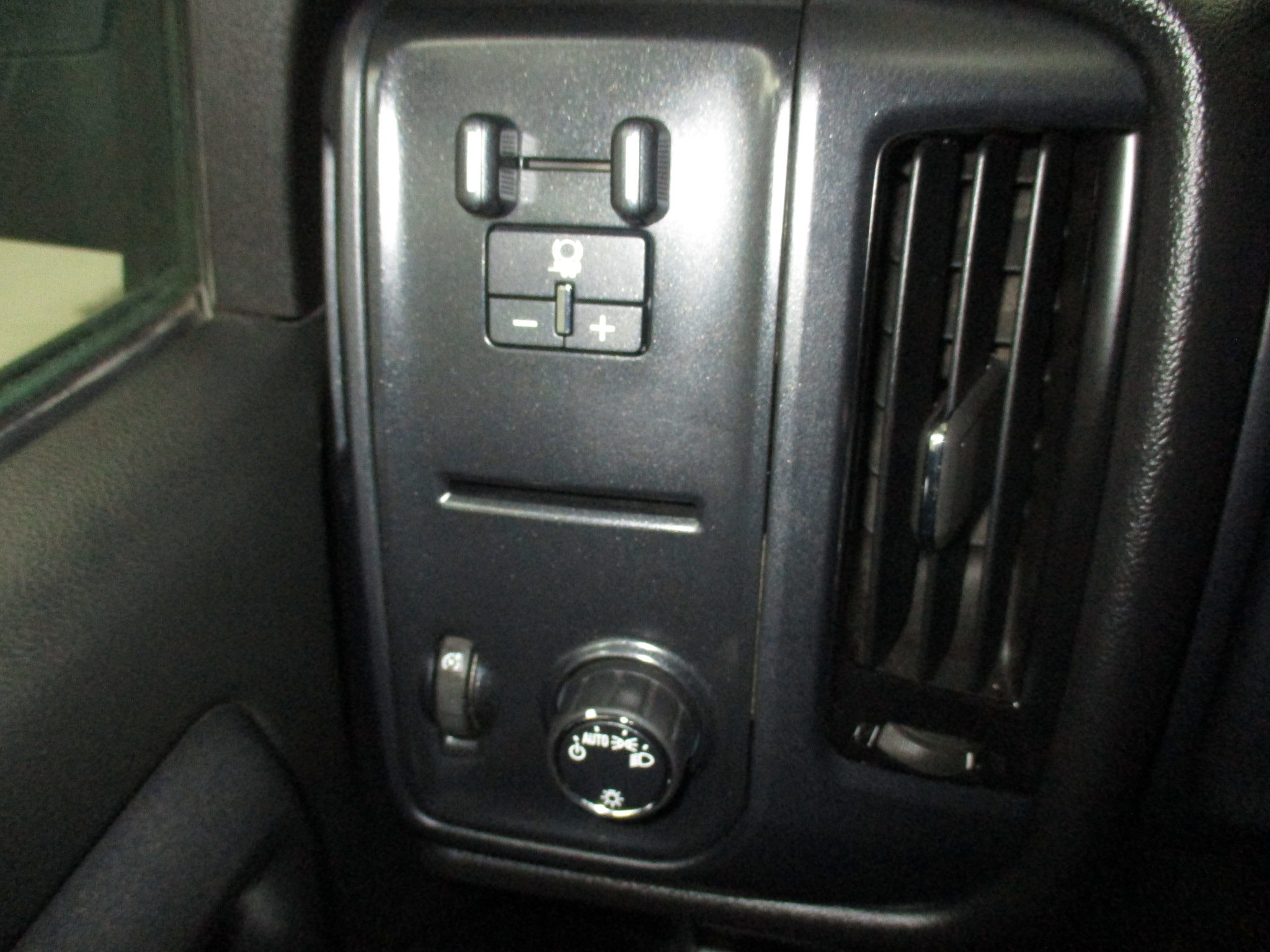 Used 2015 Chevrolet Silverado 2500 W/T AWD/4WD image 27