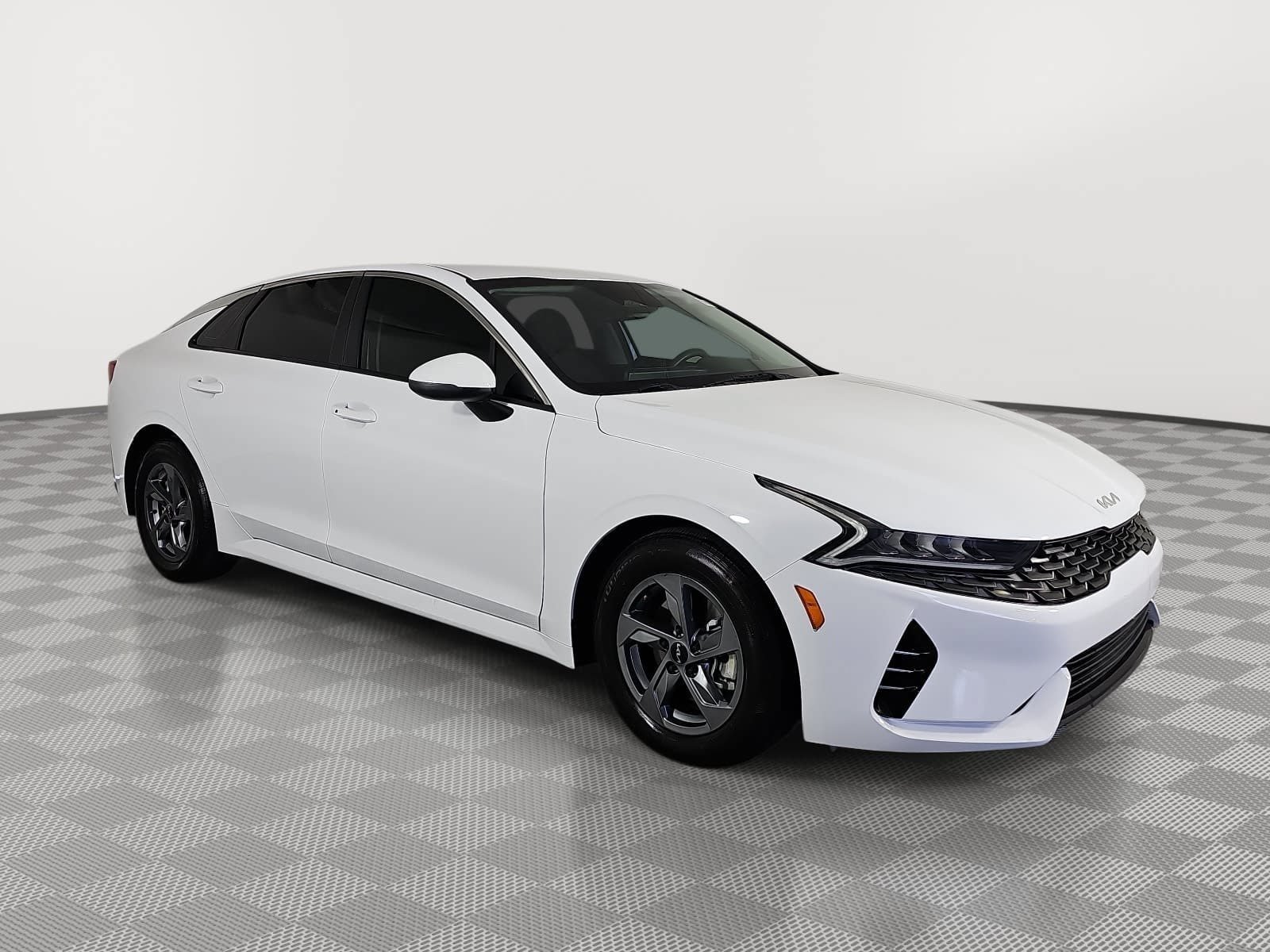 Used 2023 Kia K5 LXS FWD image 2