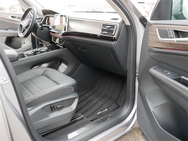 Certified 2025 Volkswagen Atlas SEL image 21