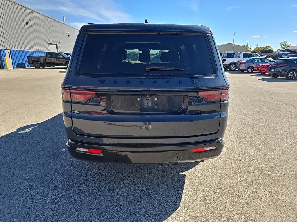 Used 2024 Jeep Wagoneer Series II AWD/4WD image 5