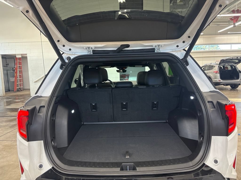 Used 2026 GMC Terrain AT4 w/ Convenience Package III AWD/4WD image 16