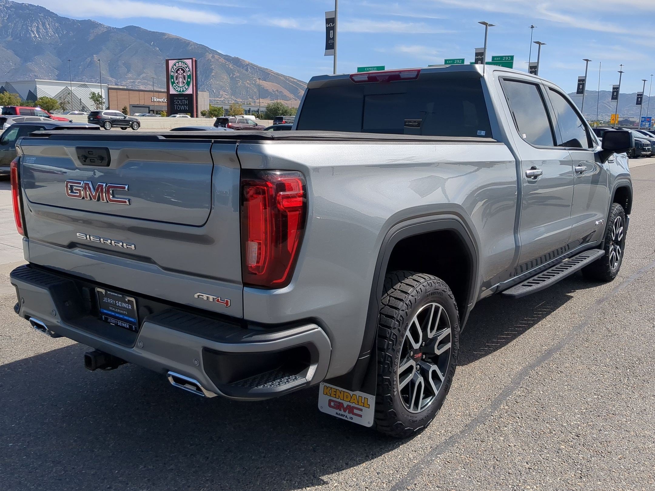 Used 2024 GMC Sierra 1500 AT4 w/ Technology Package AWD/4WD image 6