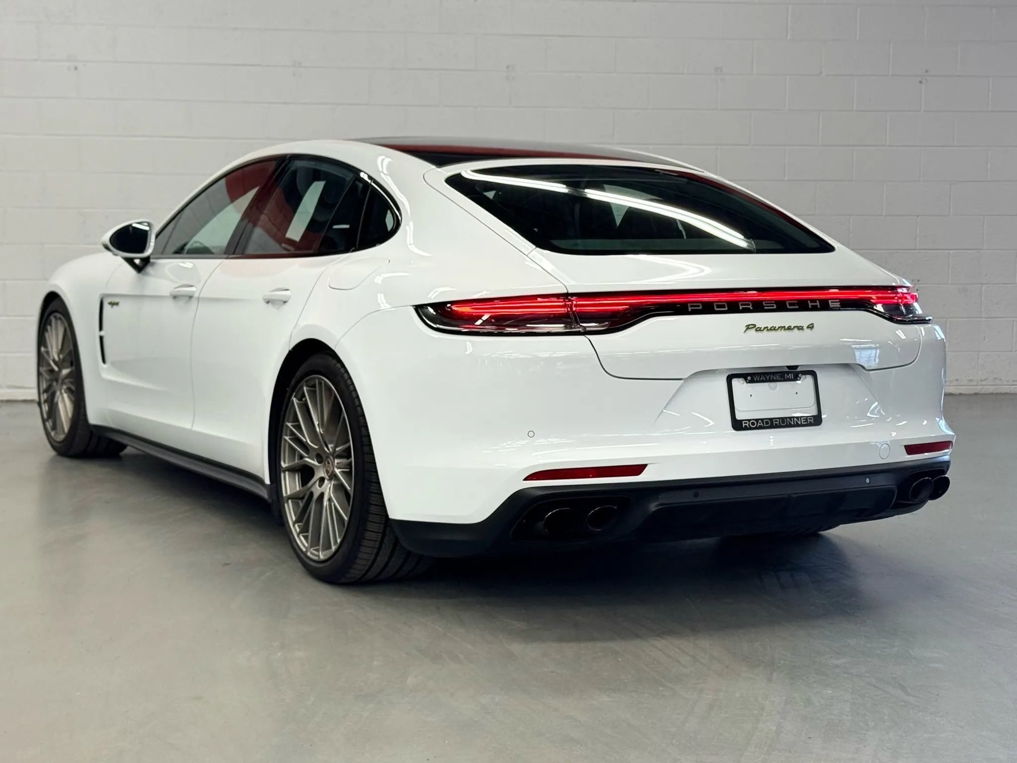 Used 2023 Porsche Panamera 4 Platinum Edition image 6