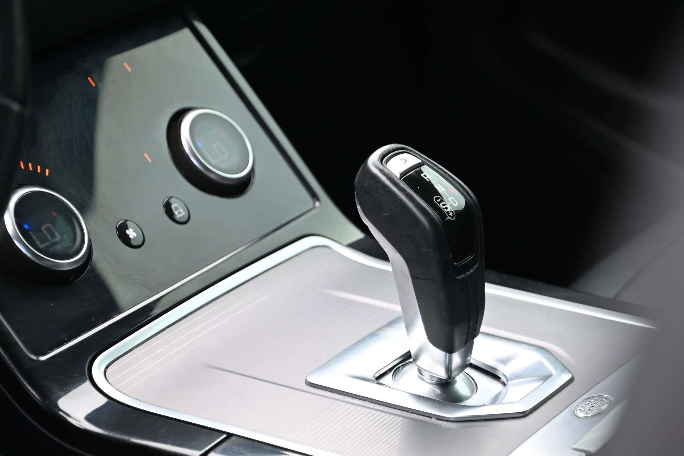 Used 2021 Land Rover Range Rover Evoque S image 12