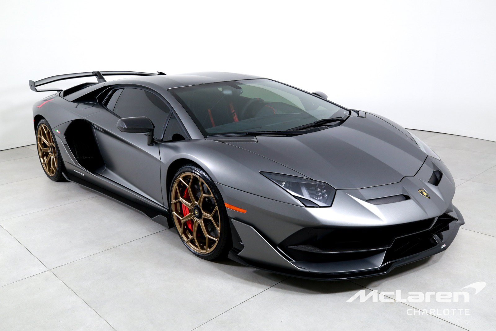 Used 2020 Lamborghini Aventador SVJ AWD/4WD image 3