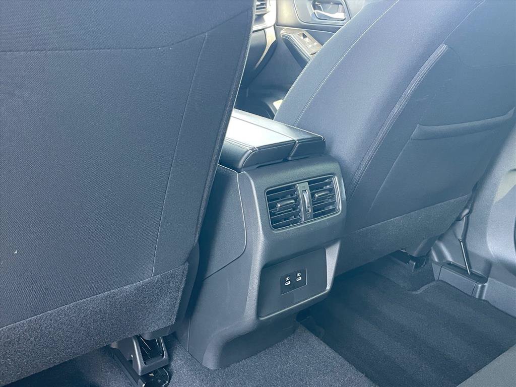 Used 2024 Nissan Rogue SV AWD/4WD image 22