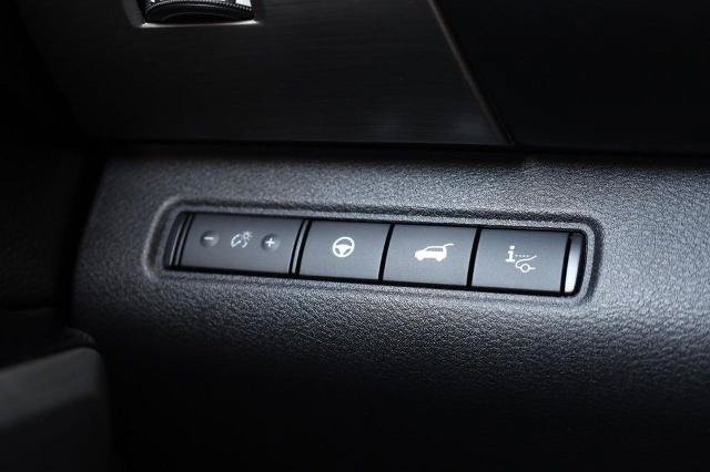 Certified 2025 Nissan Pathfinder Platinum FWD image 22