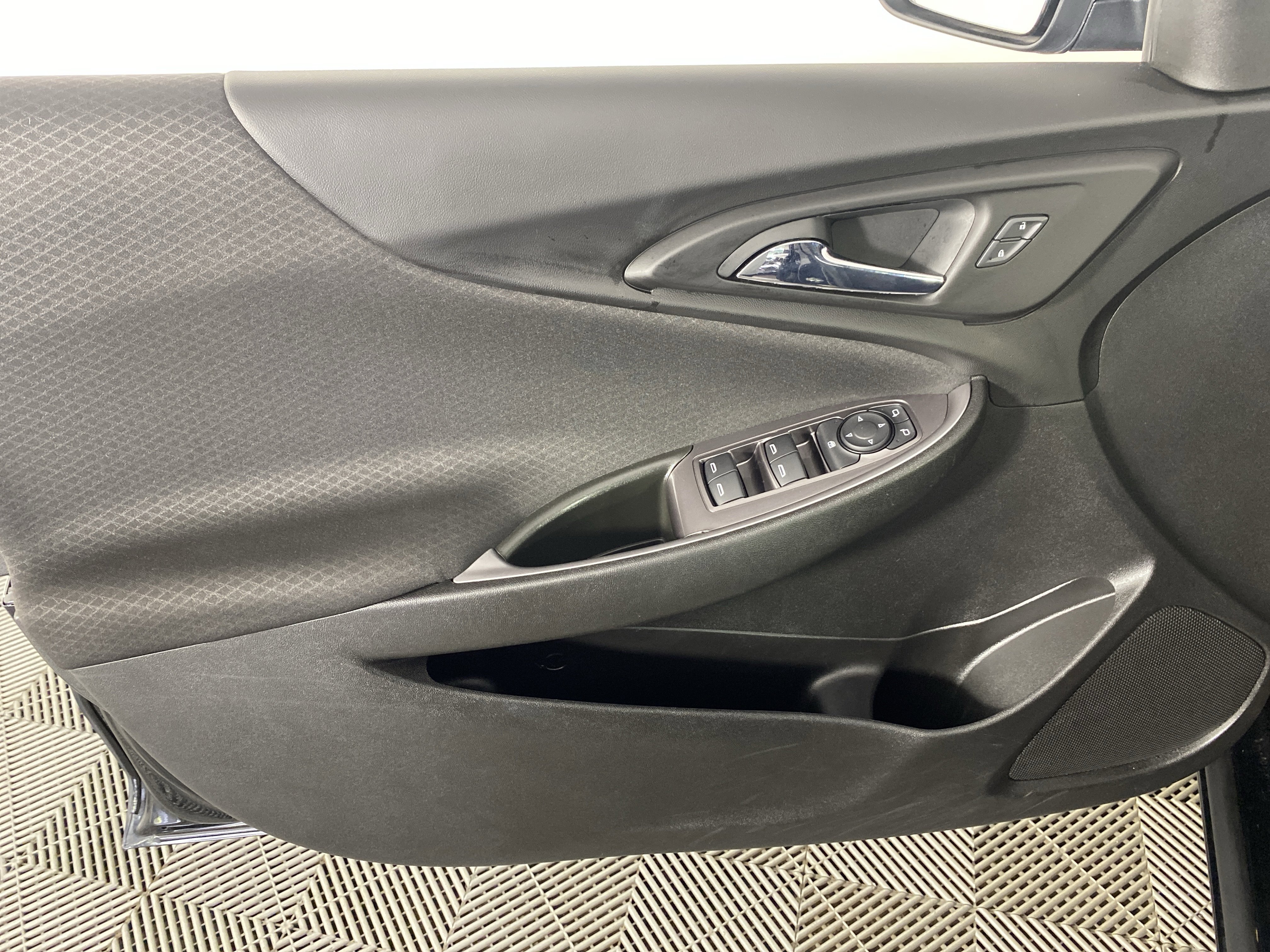 Used 2020 Chevrolet Malibu LS FWD image 10