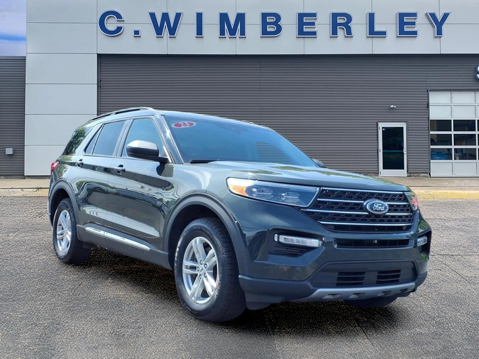 Certified 2023 Ford Explorer XLT w/ Equipment Group 202A AWD/4WD image 1