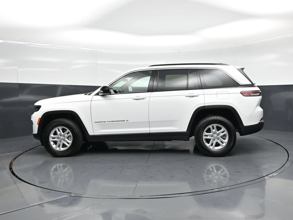 Used 2025 Jeep Grand Cherokee Laredo w/ Luxury Tech Group I AWD/4WD image 25