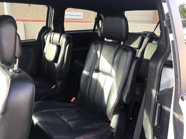 Used 2016 Dodge Grand Caravan R/T image 8