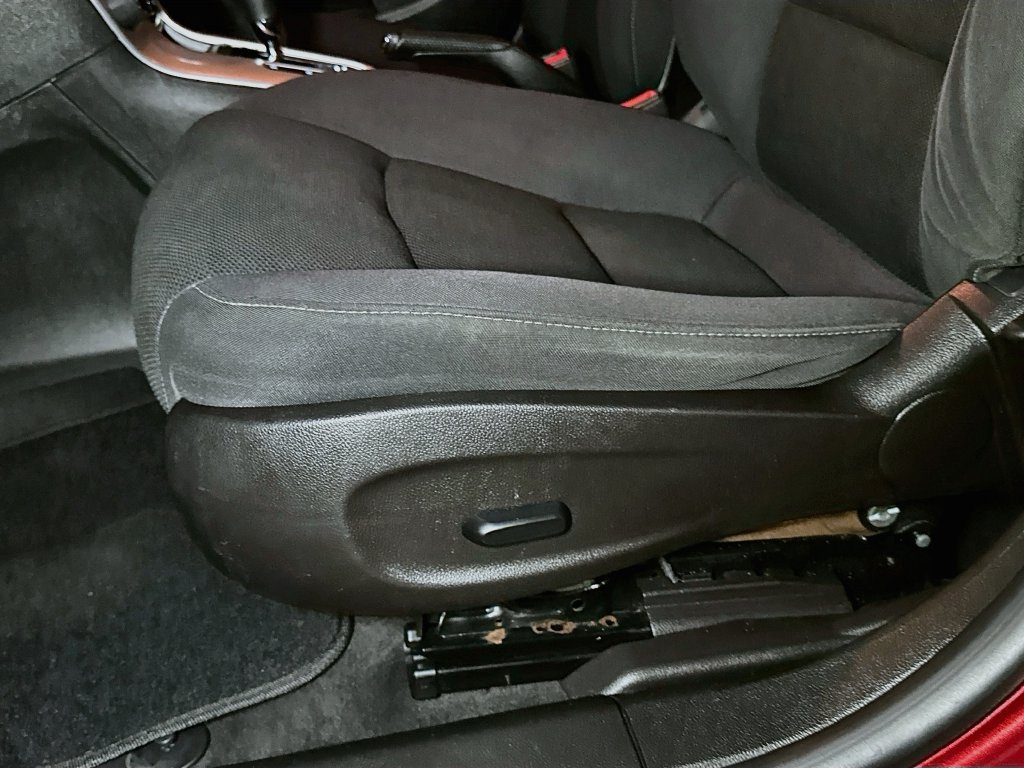 Used 2014 Chevrolet Cruze LT FWD image 16
