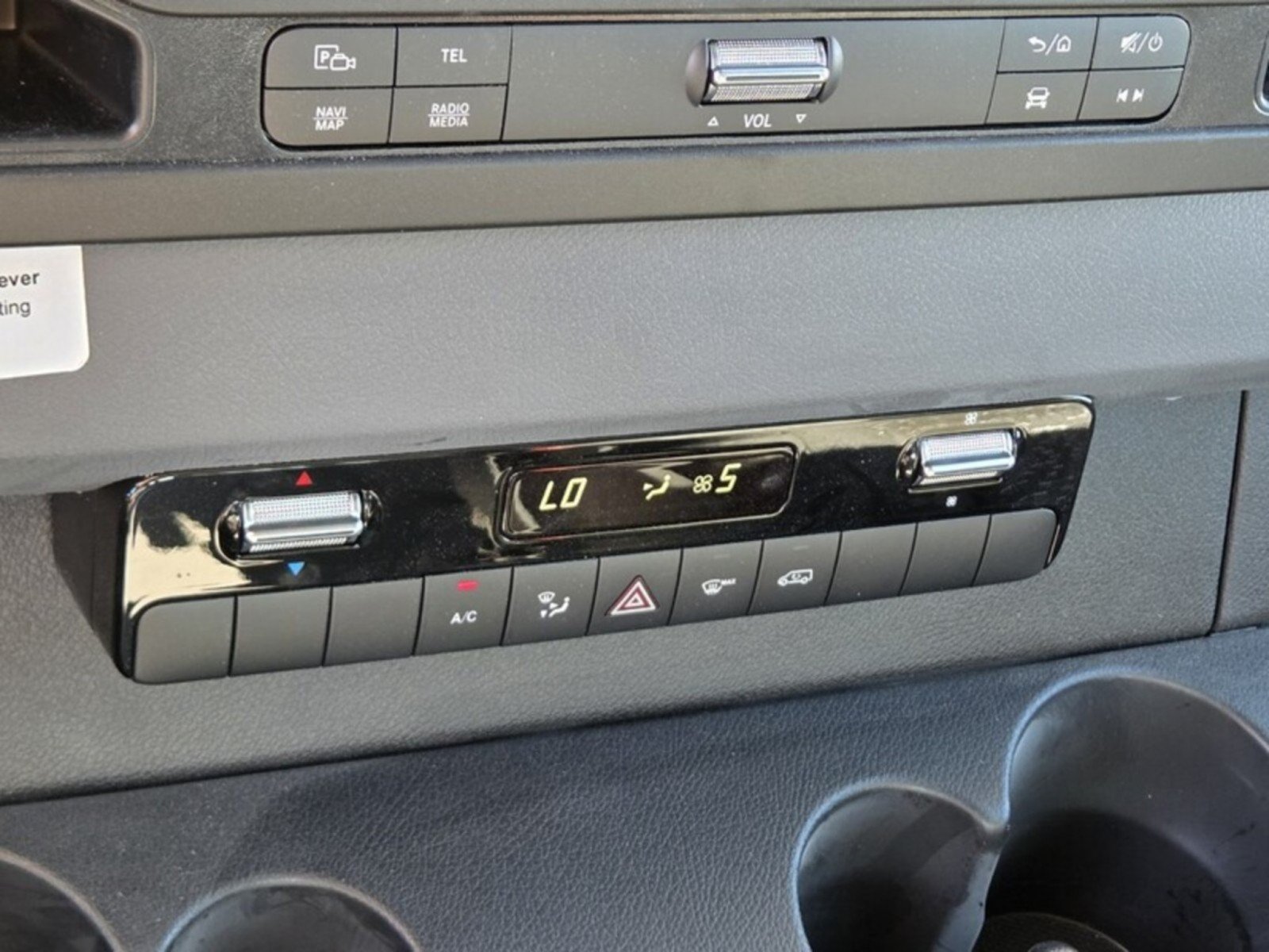 Used 2024 Mercedes-Benz Sprinter 4500 image 32