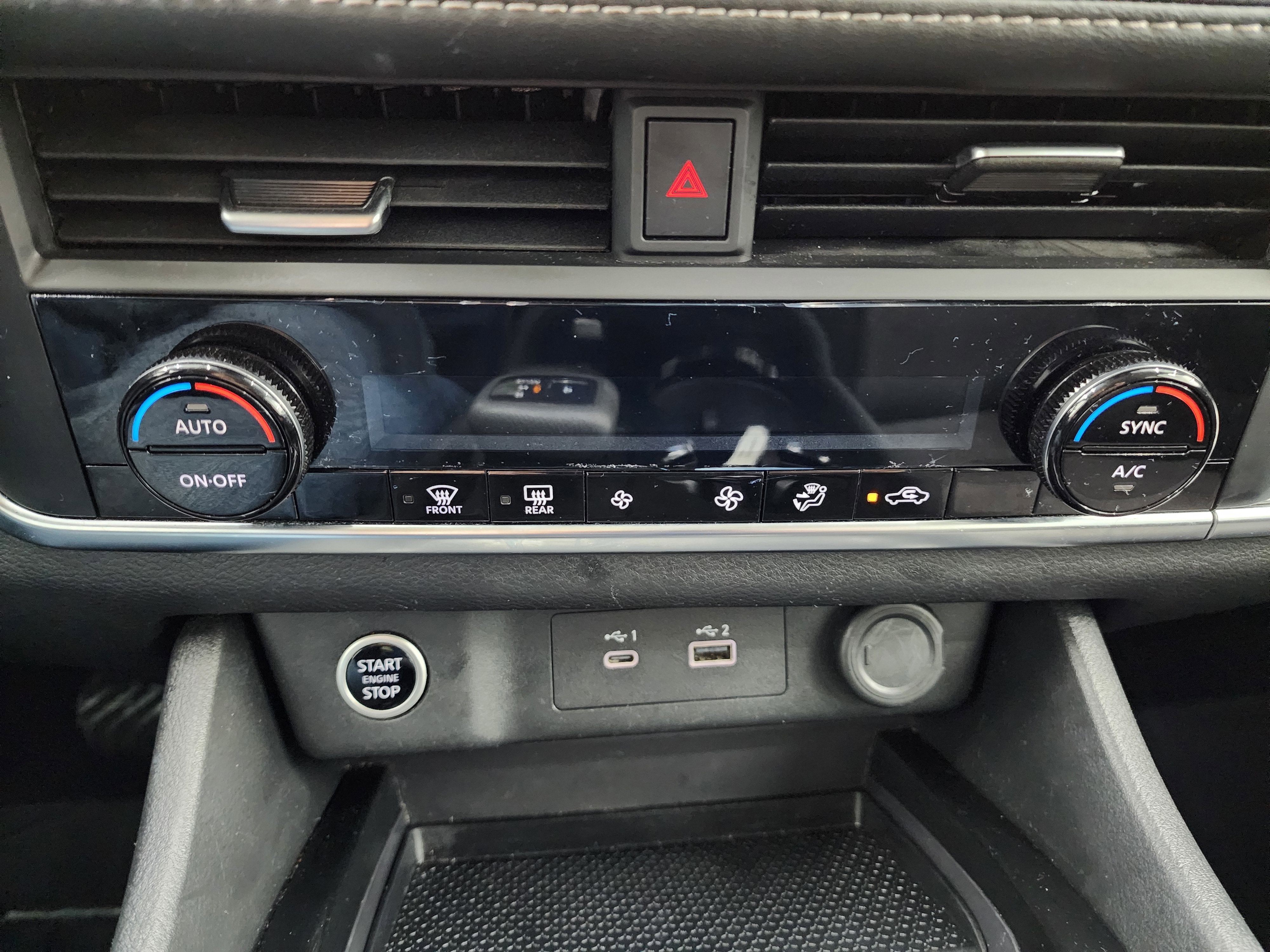 Used 2023 Nissan Rogue SV image 15