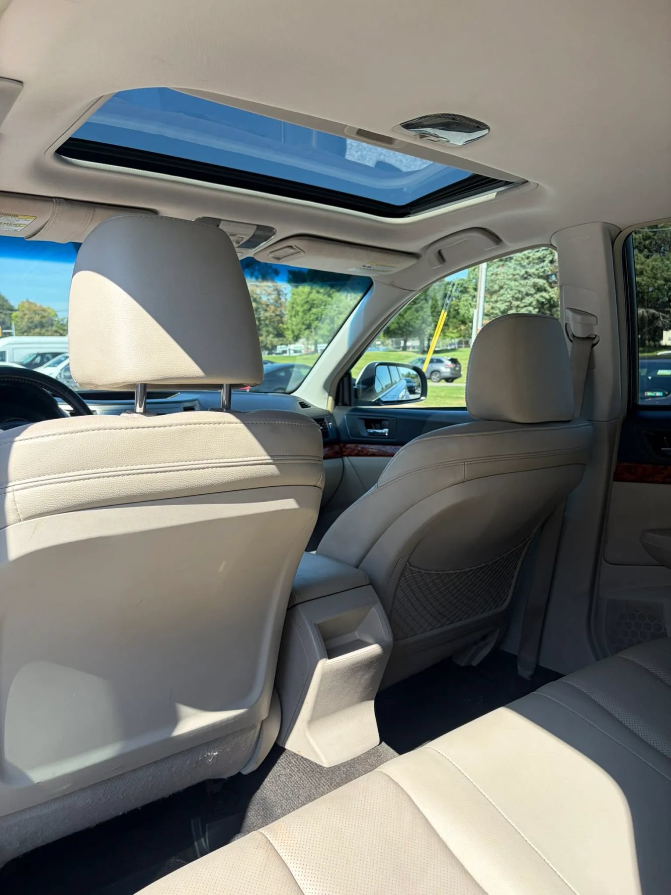 Used 2012 Subaru Outback 3.6R Limited w/ Moonroof Pkg AWD/4WD image 26