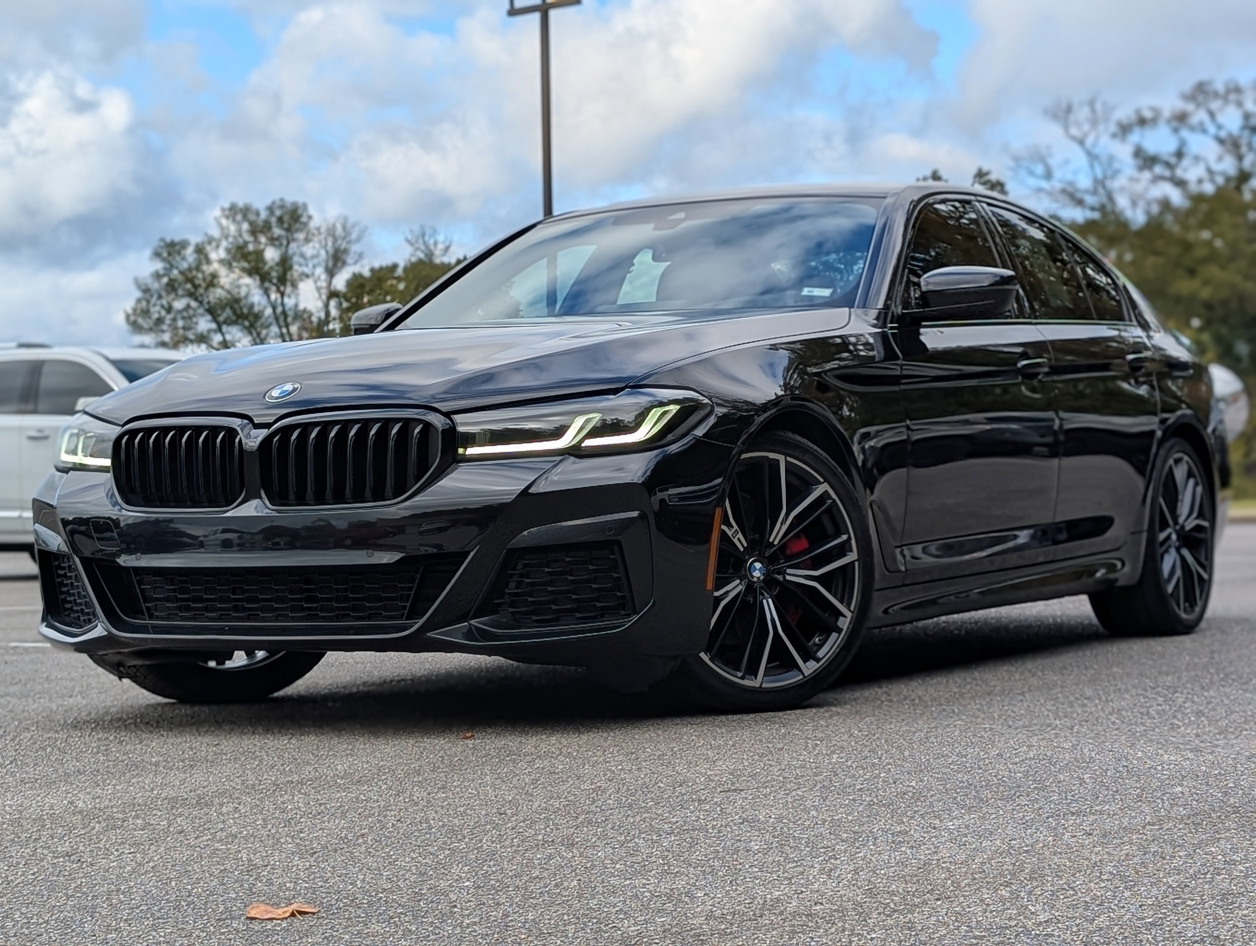 Used 2022 BMW 530i w/ M Sport Package image 5