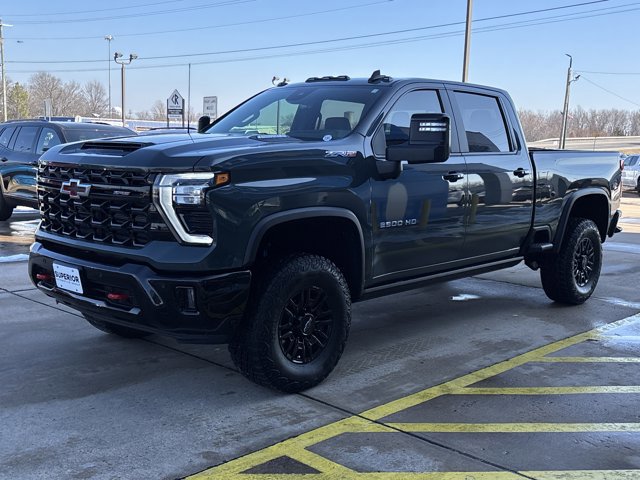 Used 2025 Chevrolet Silverado 2500 ZR2 w/ Technology Package image 9