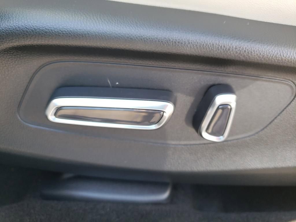 Certified 2025 Acura ADX A-Spec image 18