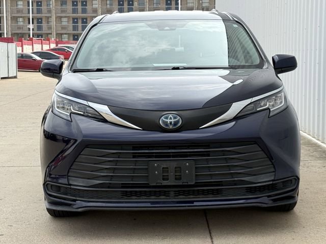 Used 2021 Toyota Sienna LE FWD image 7